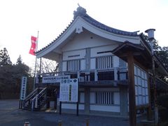 �V����񂳂�̒��隬�j�Օۑ��قւ̓��e�ʐ^1