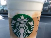 �߂�����318����̃X�^�[�o�b�N�X�E�R�[�q�[ �_�c���쒬2���ړX�̓��e�ʐ^1