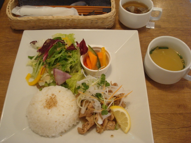 {̃n~_\e[i1000~{ŁjX[vAhNo[t_Dining&Cafe Spica XsJ