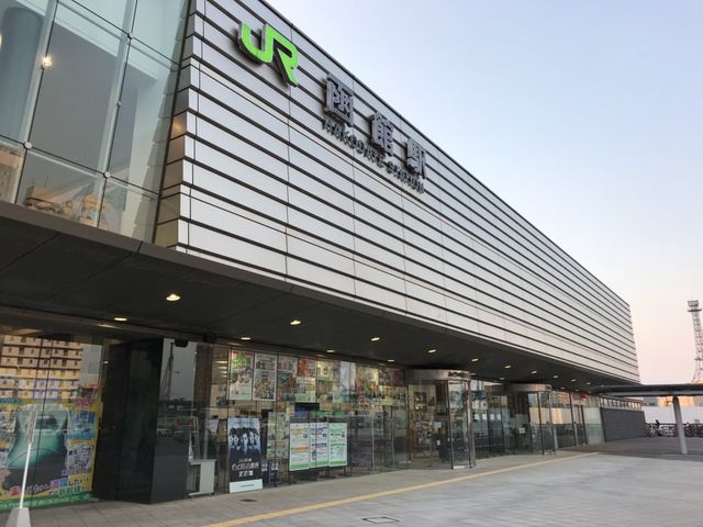 �w�̒��ɂ���܂��B_���َs�ό��ē���(JR���ىw)