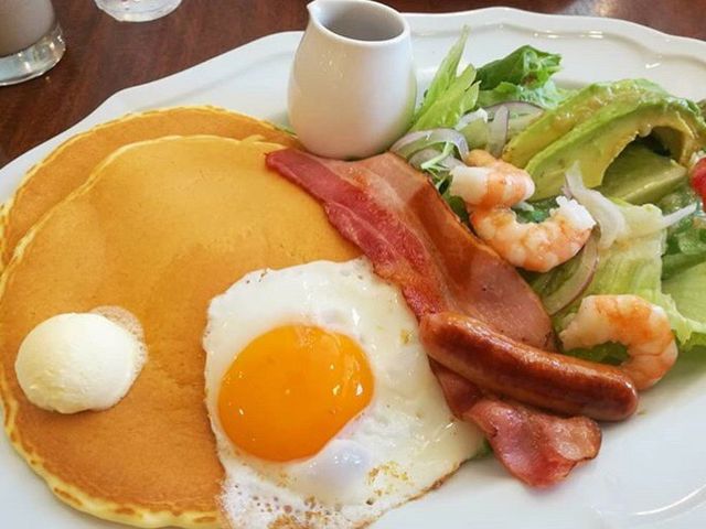 傱̃CzXg ÓXiRoyal Hostj̓eʐ^1