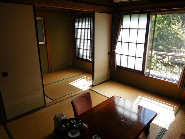 �x�e���p�̋q��_���ԂƓ�����