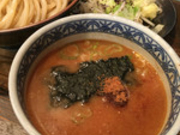 ���C�u����̎O�c���ˏ� �V�h�����X�̓��e�ʐ^1