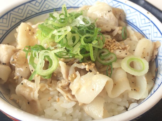 ݂̋gƃJCYz[X̓eʐ^1