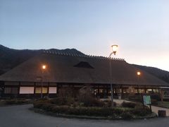 ɂ̃O[rbW Ԃ̊قւ̓eʐ^1