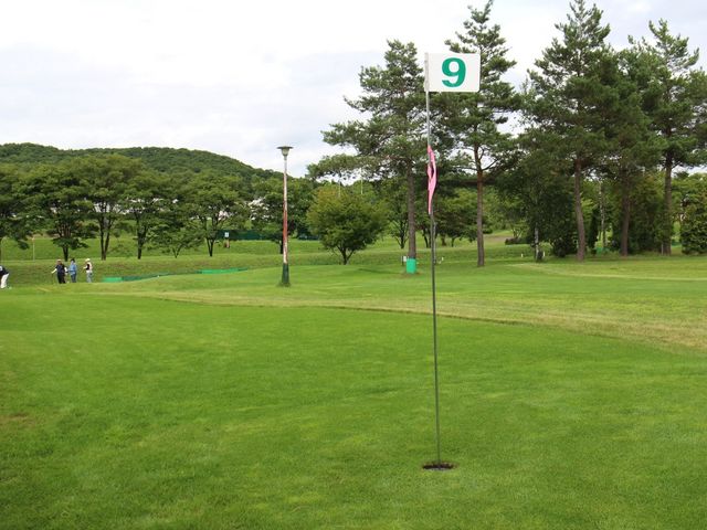 �X�Βn�̃R�[�X������_�Ƃ��܎R�p�[�N�S���t��