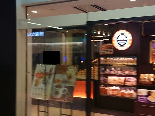 ҂̃T}NJtFCȂΉwXiCHOCO CRO SAINTMARC CAFEj̓eʐ^1