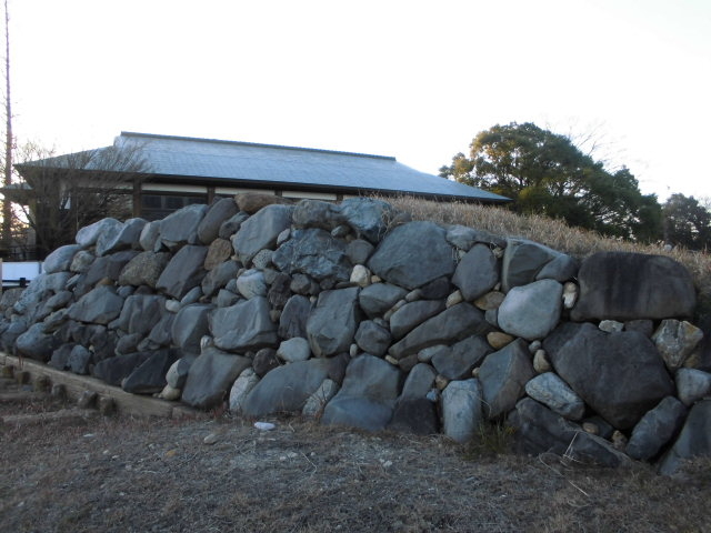 ���F��̐Ί__���F��