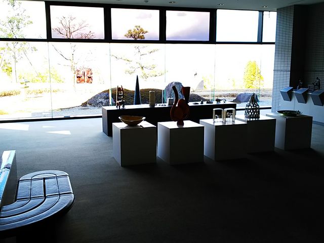 �ٓ��ƒ���̃I�u�W�F_�y��s�������펎����E�Z���e�N�m�y��