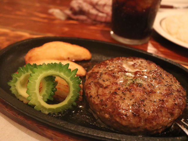 lԂ̃R[i[YO CORNERS GRILL̓eʐ^1