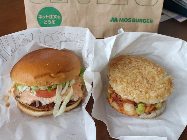 CXo[K[Ɩ؃o[K[_Xo[K[쓌XiMOS BURGERj