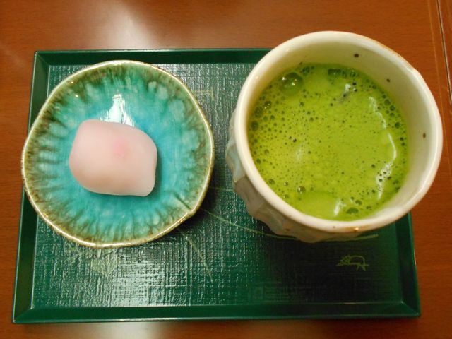 hocsai����̉F���� �S�֋��{�X�̓��e�ʐ^1