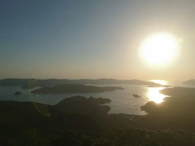 高知山展望台から望む大島海峡と加計呂麻島