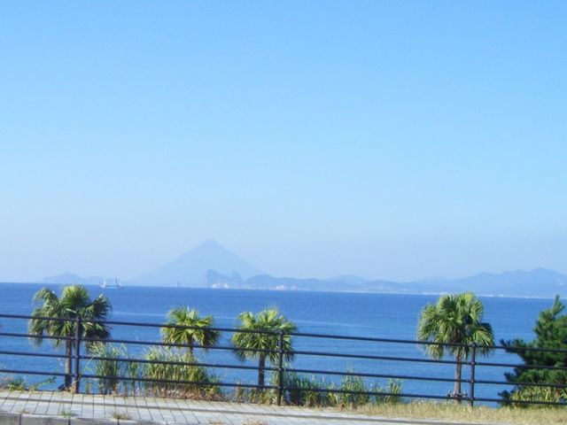 薩摩富士ともいわれる開聞岳_大浜海浜公園