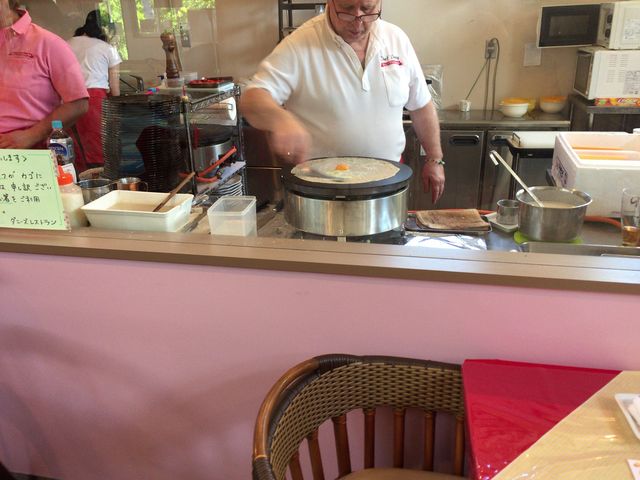 �K���b�g��ڂ̑O�ō���Ă����B_�~�R������