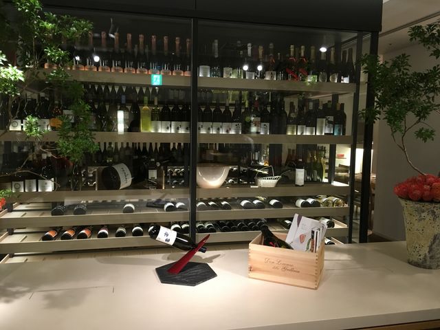 ���C���̌����ȃf�B�X�v���C_�z�e���J�������s