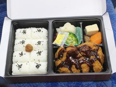 ����������̂i�q���É��w�ւ̓��e�ʐ^1