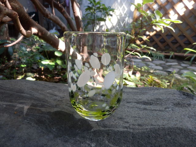 ΂̗tɔԂ̃C[WŃRbv܂B_Tickleglass