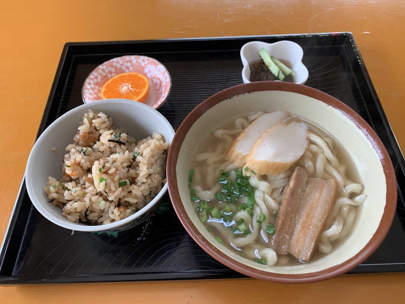 食品サンプル具たっぷりうどんかやくごはん