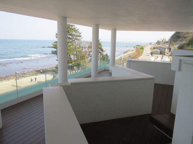 �O�K�ɂ��W�]�f�b�L_���̉w�u�J��-AMAHARASHI�v