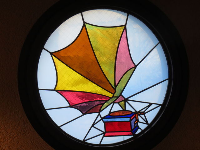 �K�i�̑��@�~���@�̃X�e���h�O���X���f���炵��_����~�����