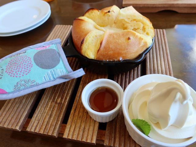 yosshyCafe mubanchi̓eʐ^5