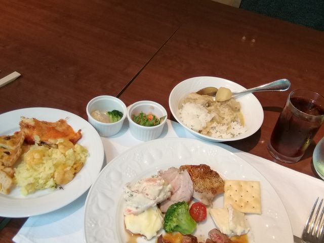 �`�[�Y�ƃN���b�J�[�ƃJ���[�ƃp�G���A�ƃ~�[�g�O���^���ƃL�b�V��_�R�[�g���[�h�}���I�b�g��������z�e��