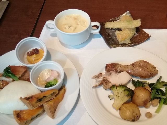 �R�[���X�[�v�Ɠ؂̊p�ςƋ��ރp���Ɠ��ɋC�ɓ��������e�B�T���[_�R�[�g���[�h�}���I�b�g��������z�e��