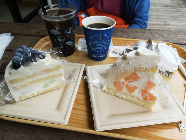 ����̓������ƃ������ƃu���[�x���[�̃P�[�L�𒸂��܂���
�B���������Ė��呫�ł�_�݂Ȃ��݃t���[�c�����h���M�g�[��