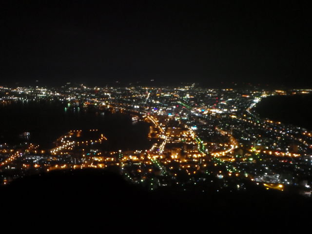 18��30���߂��̖�i�ł��B���E�ɊC�݂�����X�͒������ł��B_���َR