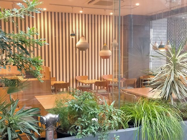 �S����19�Ȃقǂ̏����߂̉��ł��B_�z�e���E�B���O�C���^�[�i�V���i���r��