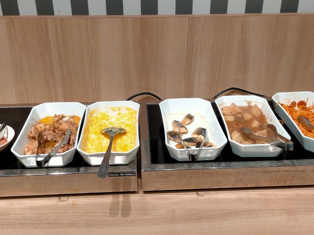 ���ꂼ��Ƀ��j���[�̎D�������Ă���̂ł����A�Еt������ɎB�e�����̂Ŏʂ��Ă܂���B�B
_�z�e���E�B���O�C���^�[�i�V���i���r��