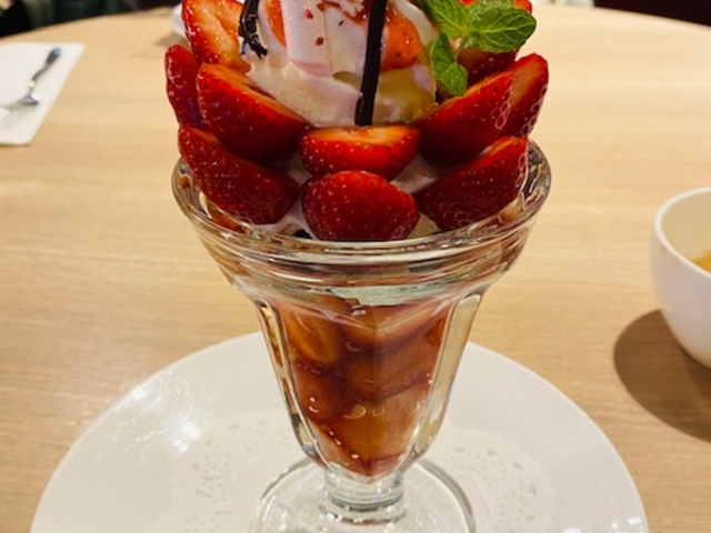 ���܂���䕂ƃs�X�^�`�I�̃p�t�F�B�ǂ����������Ă�䕂ł���_�H�c�G�N�Z���z�e�����}