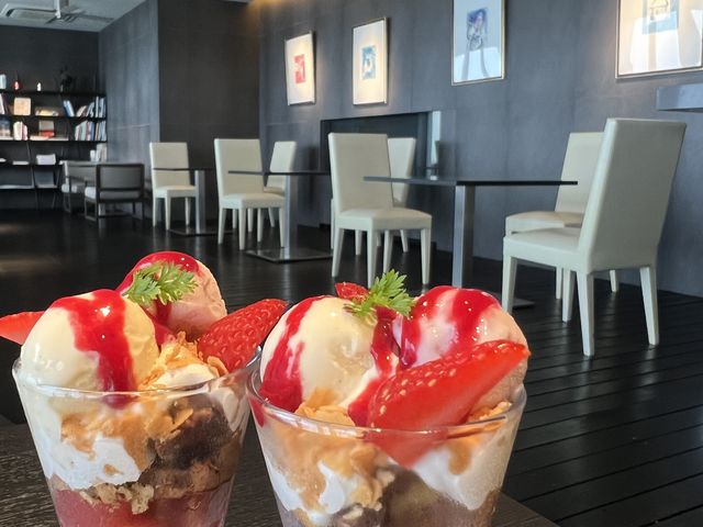 �Ō�ɒǉ��ŏo�Ă���A�~�j�p�t�F�ł��B_�I�e���O���[�W��