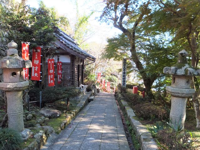 竹生島宝厳寺弁才天堂】アクセス・営業時間・料金情報 - じゃらんnet