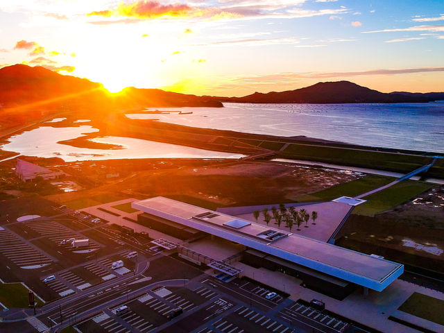 ���c�����Ôg�����F�O�����̌��֌��ƂȂ��Ă��铹�̉w���c����_���̉w���c����