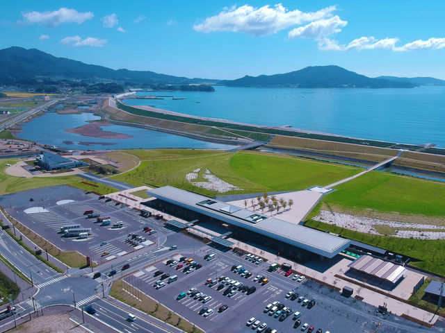 ���c�����Ôg�����F�O�����̌��֌��ƂȂ��Ă��铹�̉w���c����_���̉w���c����