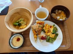 �Ԃ�����񂳂�̓��̉w �����̂ւ̓��e�ʐ^1