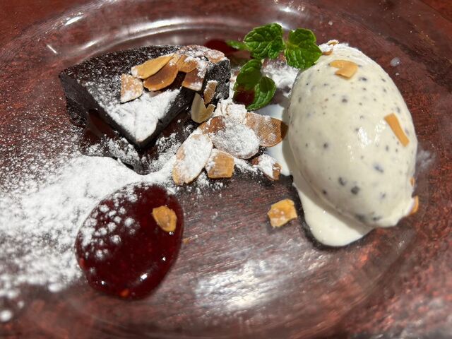 V^Ci[̉̃C^APIZZERIA@Rh[X̓eʐ^5