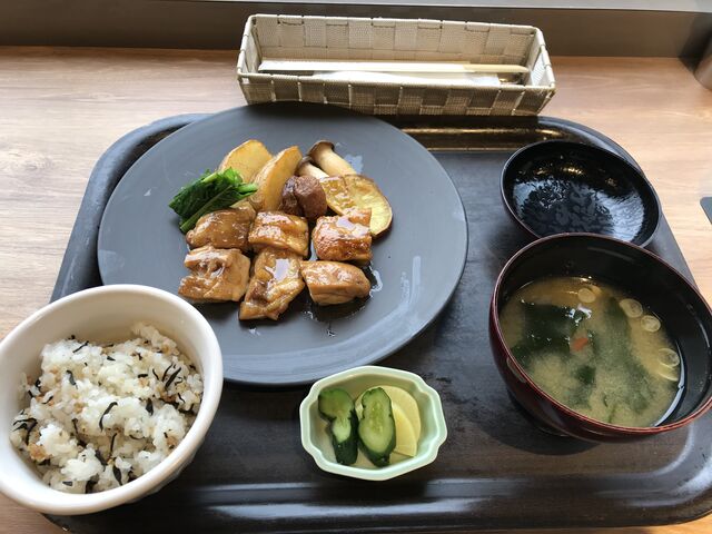 �T�ւ�胉���`
�{���̃o�^�[�ݖ��Ă�_�z�e���O���[�o���r���[�V�� DINING EDIT ECHIGO