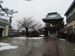 �L������̉_�ˎ��ւ̓��e�ʐ^1