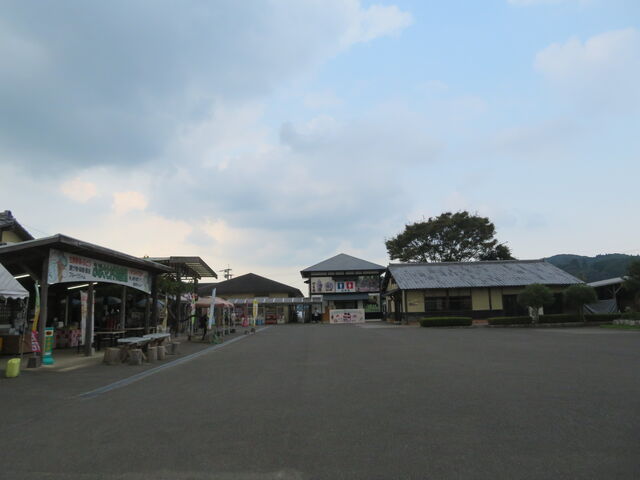 ���̉w �ɖ����ӂ邳�Ƒ�_���̉w �ɖ����ӂ邳�Ƒ�