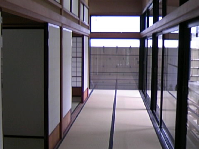 �T���v������̕i��旧�i����j�ق̓��e�ʐ^6