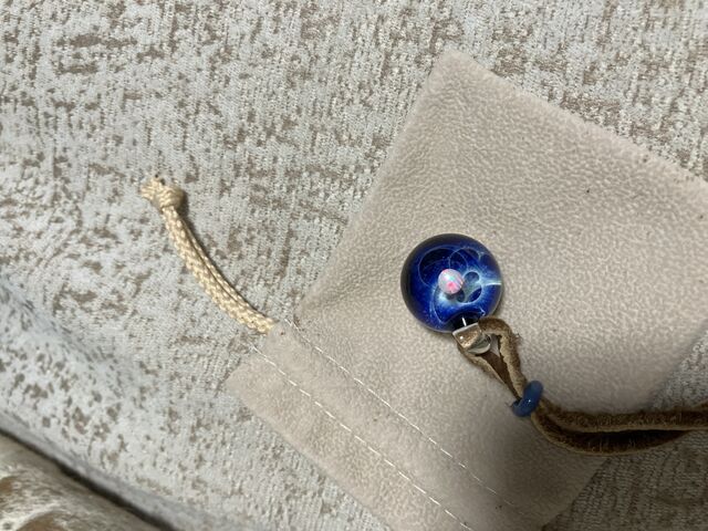 ���E�Ɉ�̎��������̕�_�ɐ��Ɏq