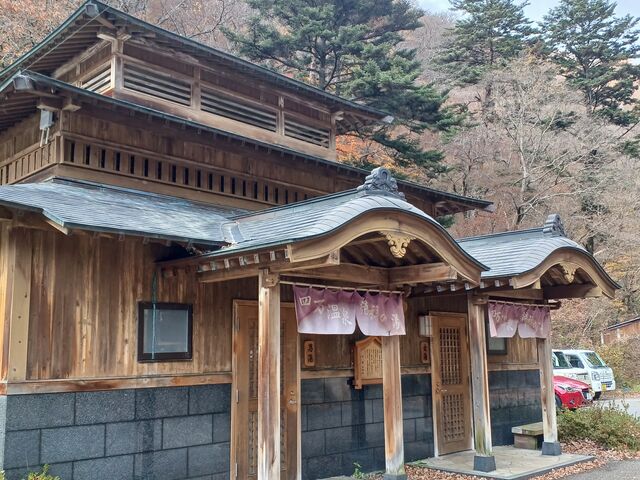 �������ԏ�ɎԂ��߁A�ڂ̑O�ł�_�䖲�z�̓�