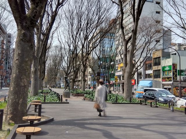 �߂��̂ق̂�����ɍs�����ƕ�����_��T����