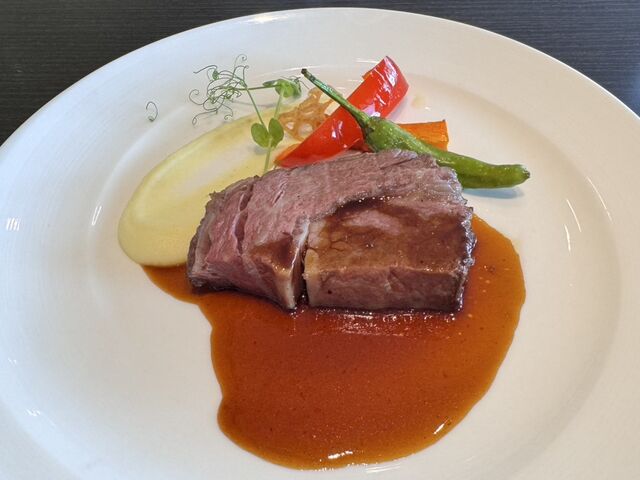 ���[�X�g�r�[�t�ł��B
�ʐ^�ł͏����������܂������ۂ͏\���H�׉����̂���ʂł��B_���[�K���C�����O�������� �@Dining 19�i�i�C���e�B�[���j