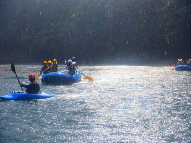 �J�~���Ă��y�������A���z�I�ɂȂ�܂���(^^)_�A�E�g�h�A�N���uNUTS�@����x�[�X