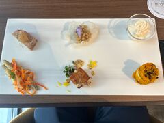 THE LIVELY KITCHEN OSAKA HONMACHI̎ʐ^1