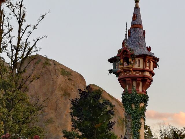 ���߂ď�������v���c�F���̃A�g���N�V�����B�f��̈��ʂ���݂�����܂�_�����f�B�Y�j�[�V�[(R)